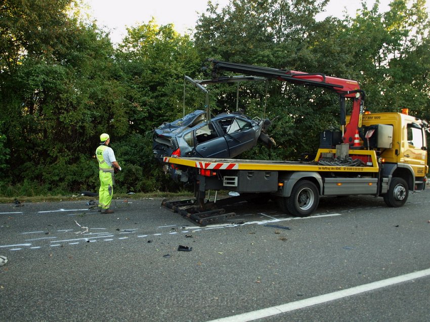 Schwerer VU Koeln Immendorf Kerkraderstr P335.JPG